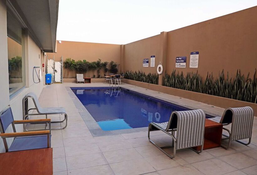 ホテル Hampton Inn By Hilton Irapuato