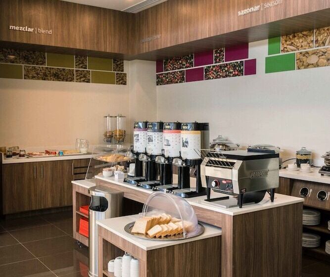 هتل Hampton Inn By Hilton Irapuato