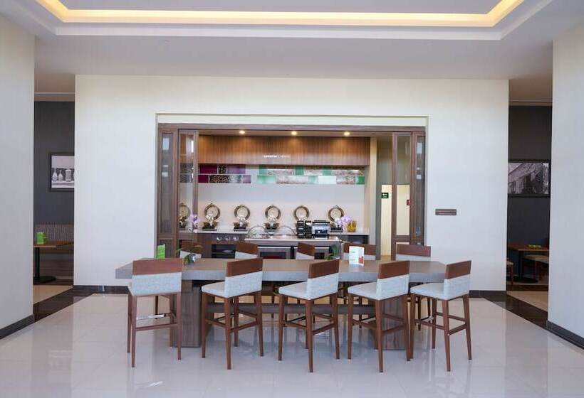 ホテル Hampton Inn By Hilton Irapuato