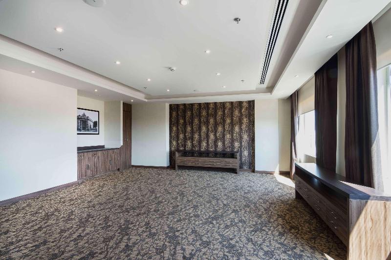 هتل Hampton Inn By Hilton Irapuato