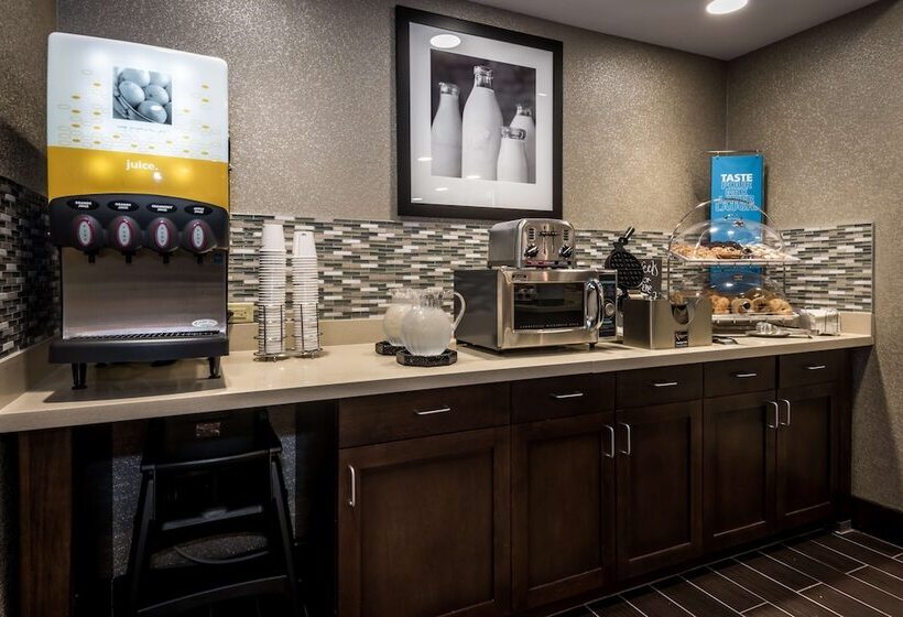 هتل Hampton Inn & Suites Hammond