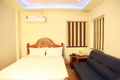 فندق Hare Krishna Inn