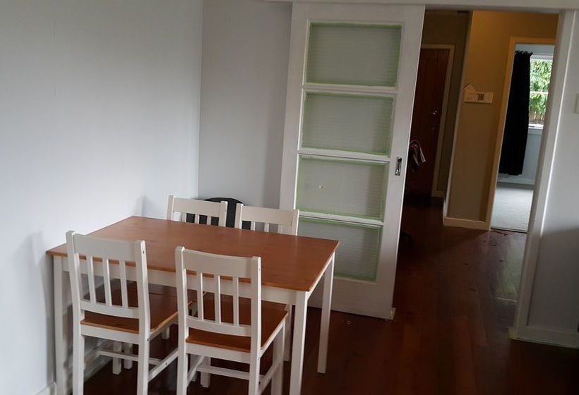 Отель Holiday Homes On Grey St