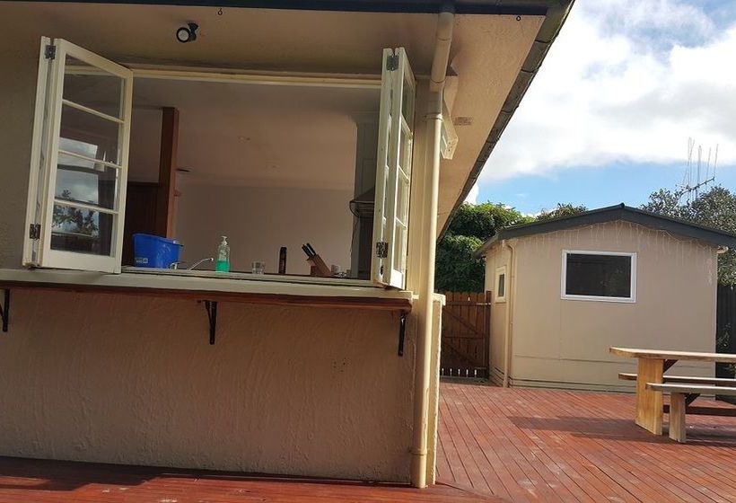 Отель Holiday Homes On Grey St