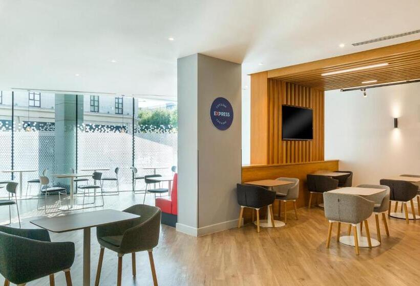 ホテル Holiday Inn Express Dublin City Centre, An Ihg