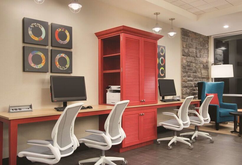 בית מלון כפרי Home2 Suites By Hilton Fort St. John