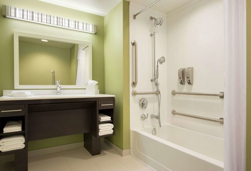 فندق Home2 Suites By Hilton Fort St. John