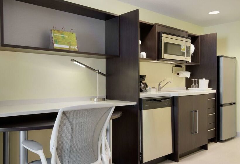 فندق Home2 Suites By Hilton Fort St. John