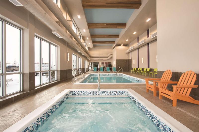 בית מלון כפרי Home2 Suites By Hilton Fort St. John