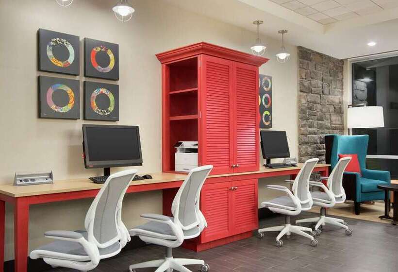 בית מלון כפרי Home2 Suites By Hilton Fort St. John