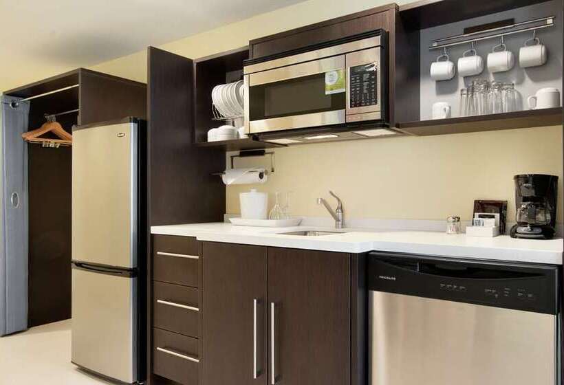 בית מלון כפרי Home2 Suites By Hilton Fort St. John