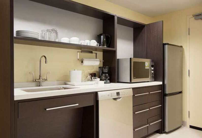 فندق Home2 Suites By Hilton Fort St. John