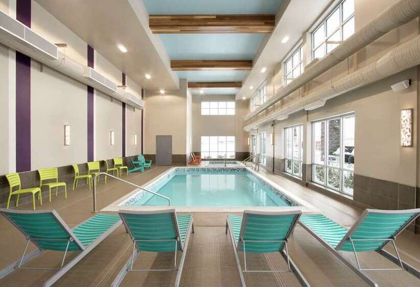 בית מלון כפרי Home2 Suites By Hilton Fort St. John