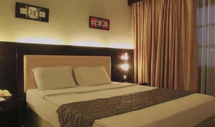 Отель Horison Tirta Sanita Kuningan