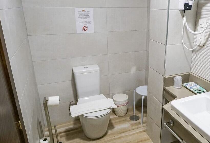 فندق Hostal Y Apartamento Rural Los Naranjos