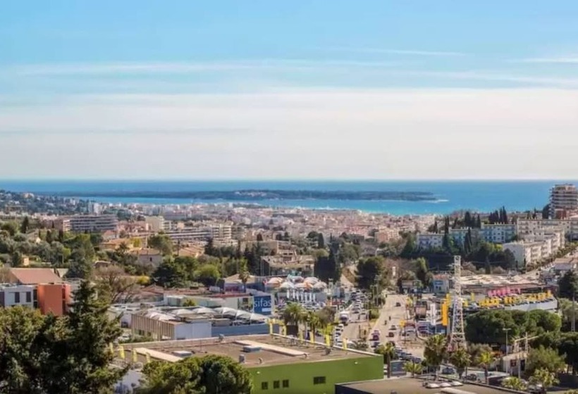 בית מלון כפרי Ibis Budget Cannes Mougins