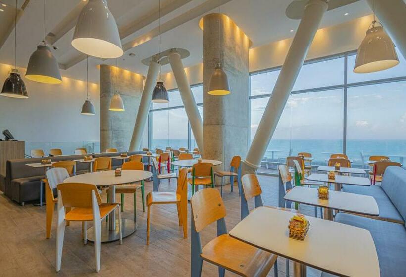 ホテル Ibis Cartagena Marbella