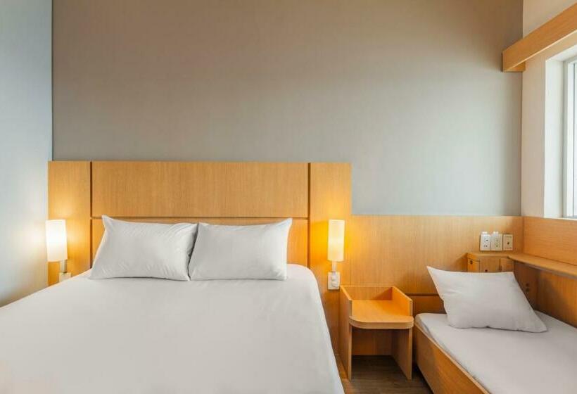 ホテル Ibis Cartagena Marbella