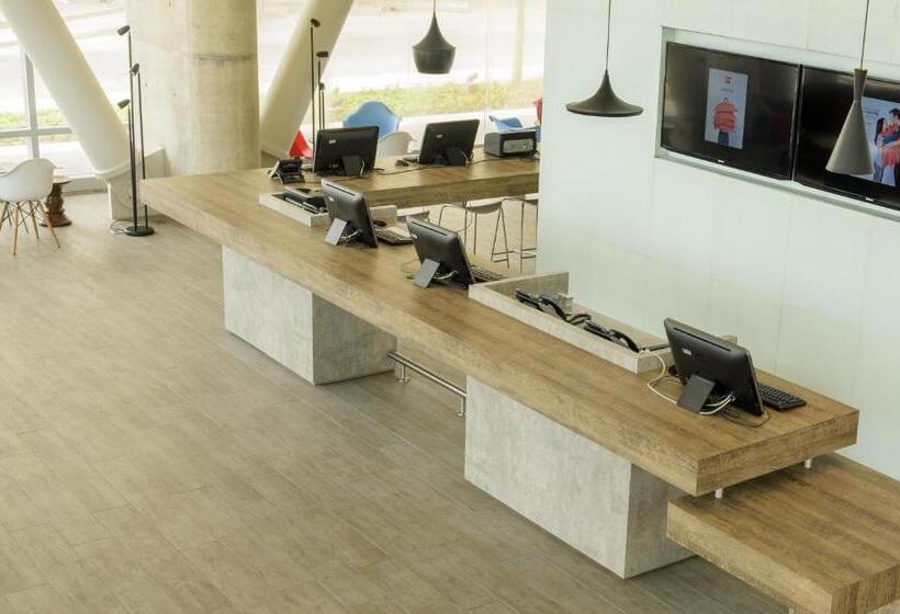 ホテル Ibis Cartagena Marbella