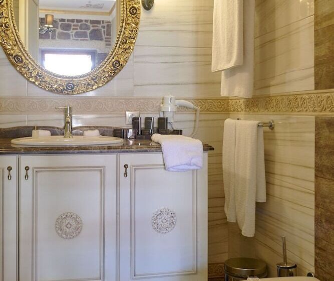 L Agora Old Town Hotel & Bazaar