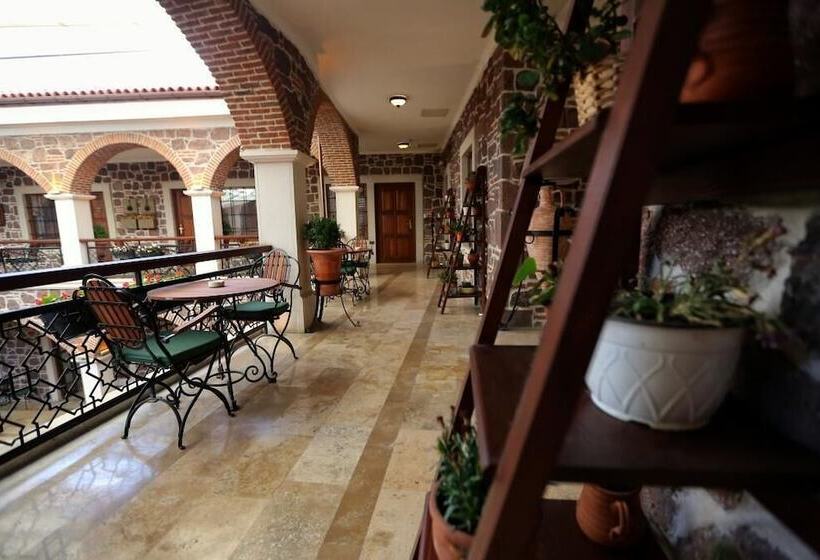 L Agora Old Town Hotel & Bazaar