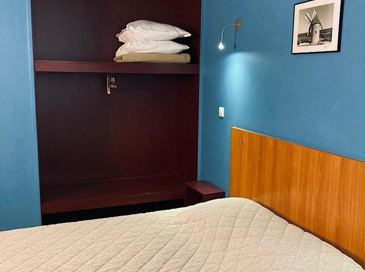 Отель L Etape De Santenay