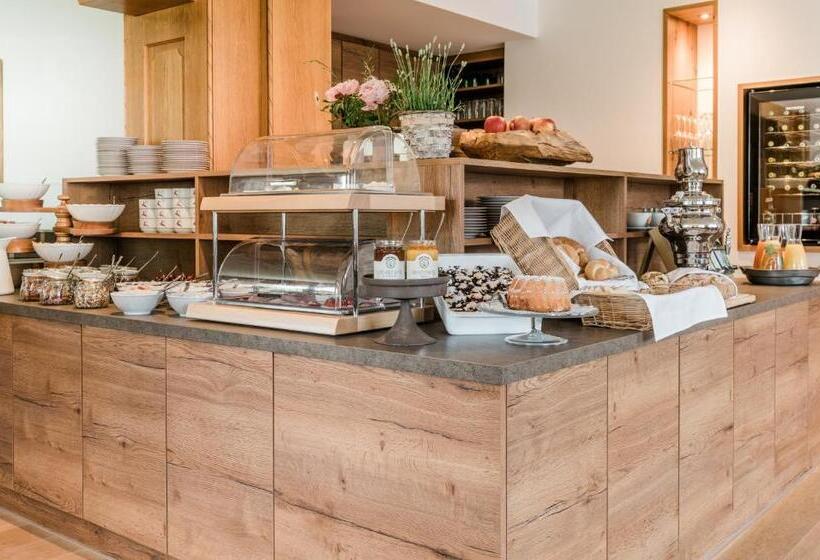 هتل Landhaus Steiner