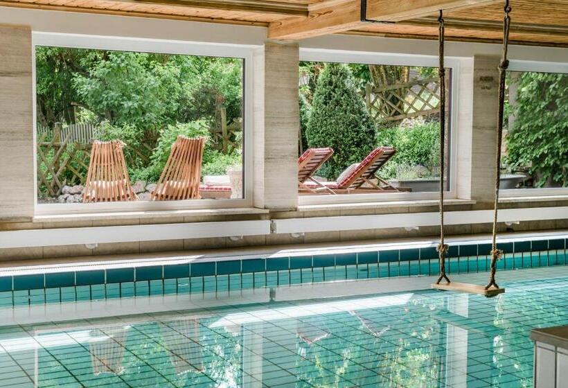 هتل Landhaus Steiner