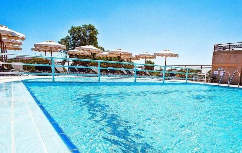 Отель Ledras Beach