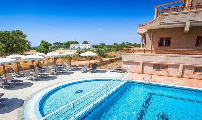 Отель Ledras Beach