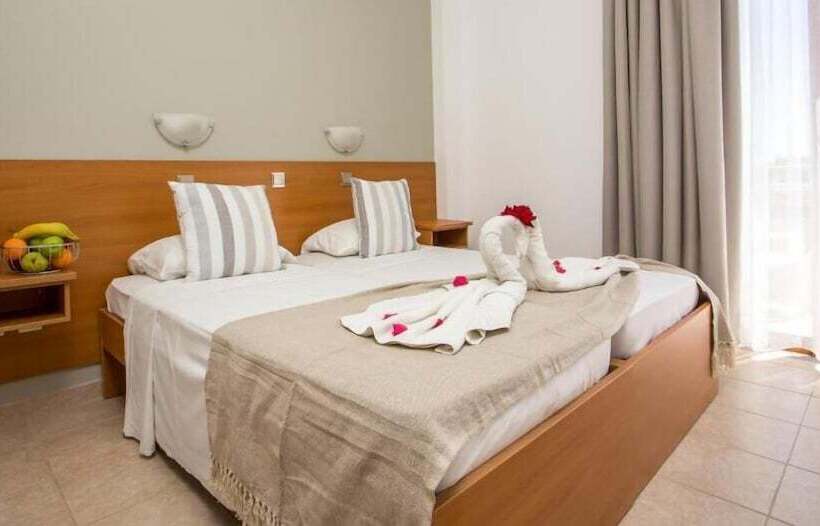 Отель Ledras Beach