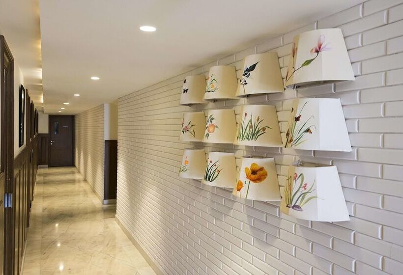 Mosaic Hotel Mussoorie Mallroad