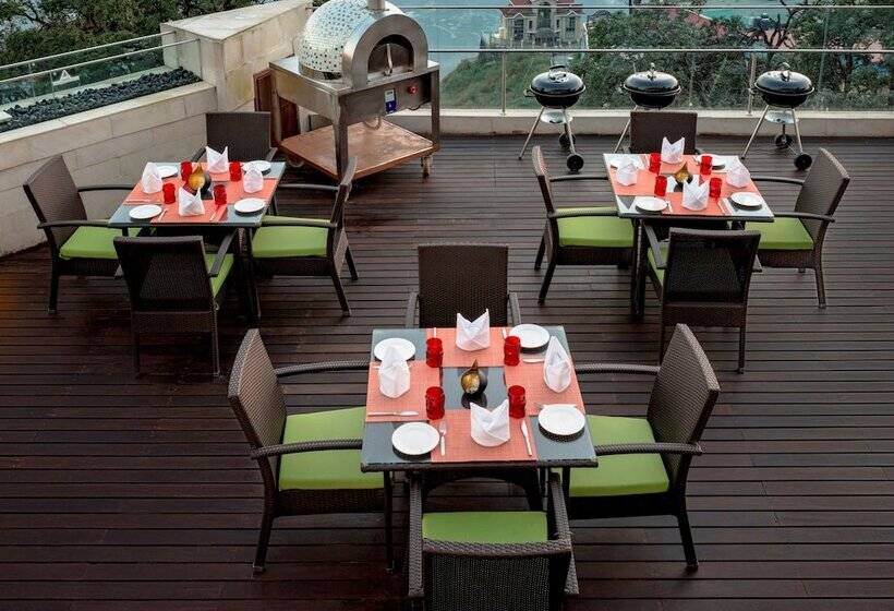 Mosaic Hotel Mussoorie Mallroad