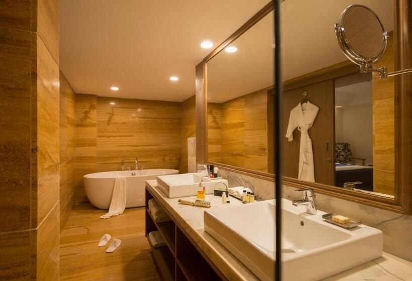 Mosaic Hotel Mussoorie Mallroad