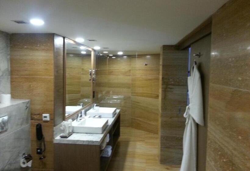 Mosaic Hotel Mussoorie Mallroad