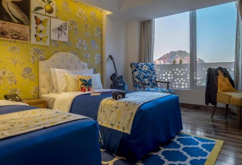 Mosaic Hotel Mussoorie Mallroad