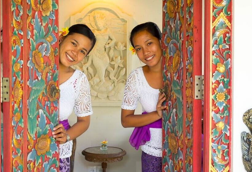호텔 Palm Garden Amed Beach & Spa Resort Bali