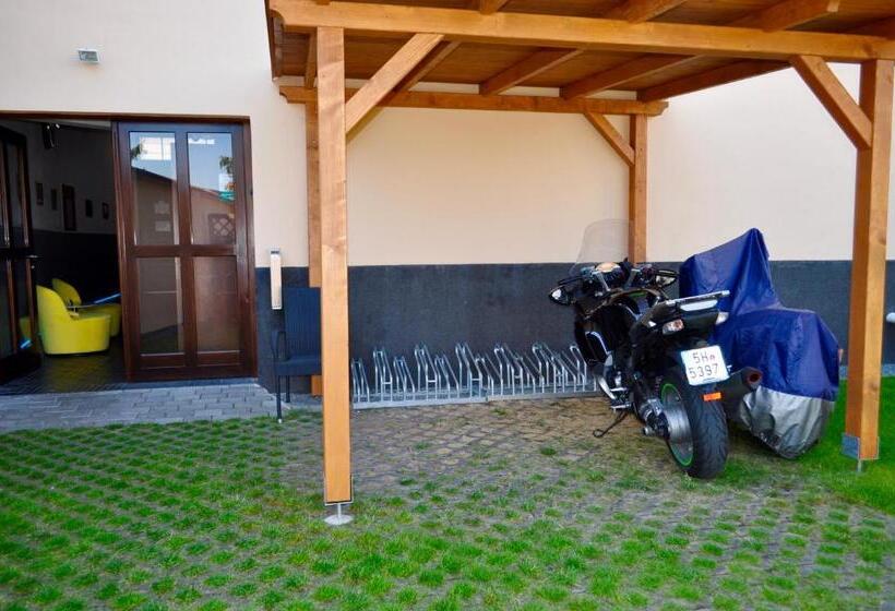 هتل Pension Falconi