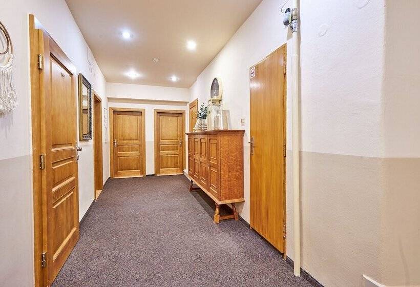 هتل Penzion Weber