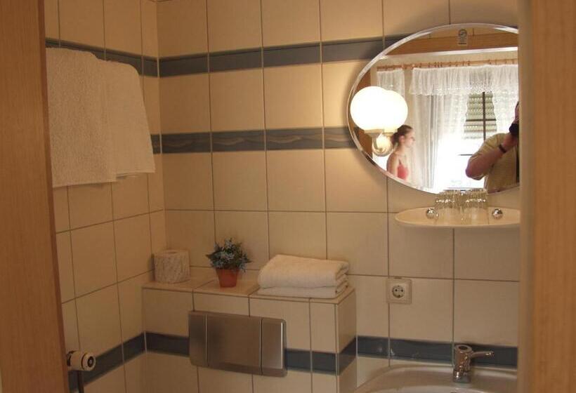 בית מלון כפרי Restaurant Pfaelzer Stuben