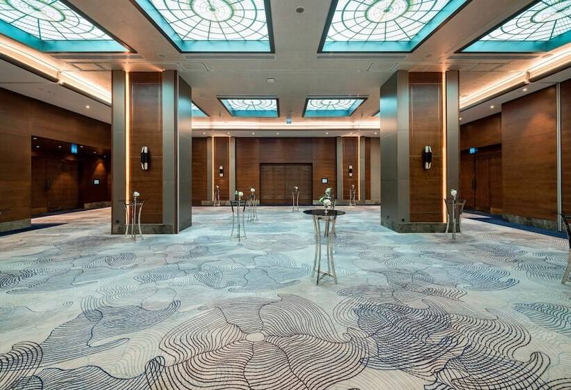 Отель Sheraton Grand Istanbul Atasehir