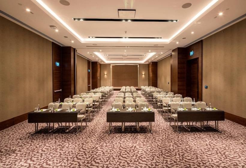 Отель Sheraton Grand Istanbul Atasehir