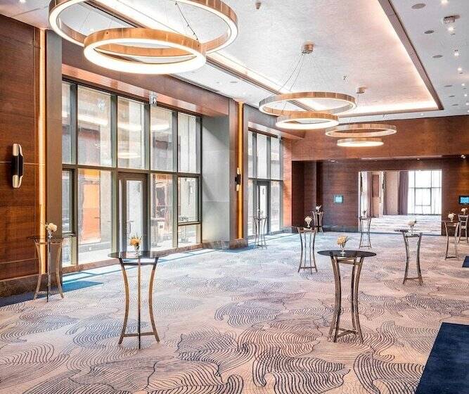 Отель Sheraton Grand Istanbul Atasehir