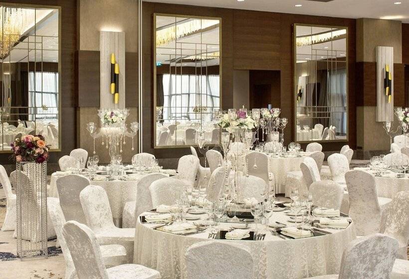 Отель Sheraton Grand Istanbul Atasehir