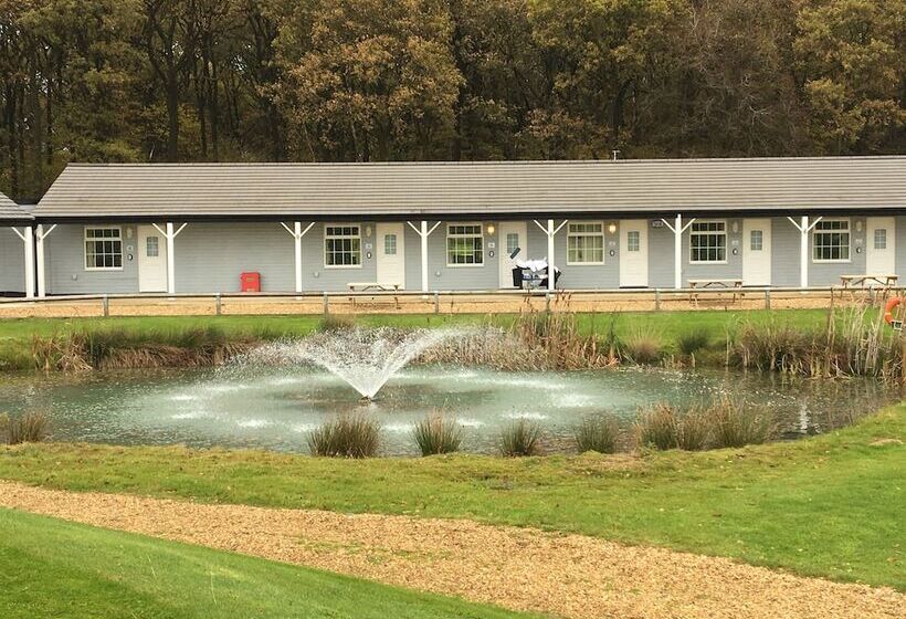 ホテル Silverstone Golf Club &