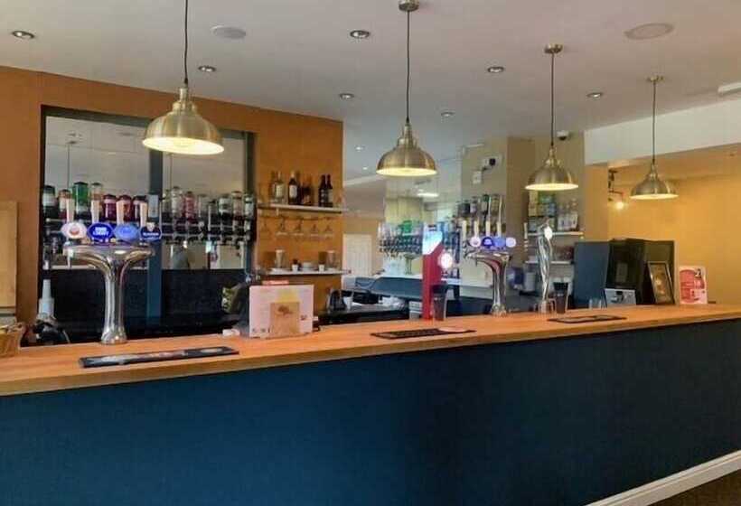 ホテル Silverstone Golf Club &