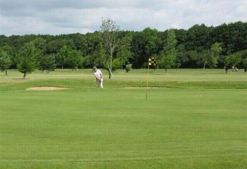 ホテル Silverstone Golf Club &