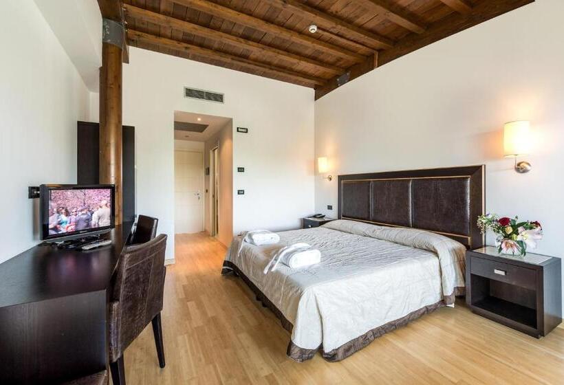 בית מלון כפרי Smeraldo