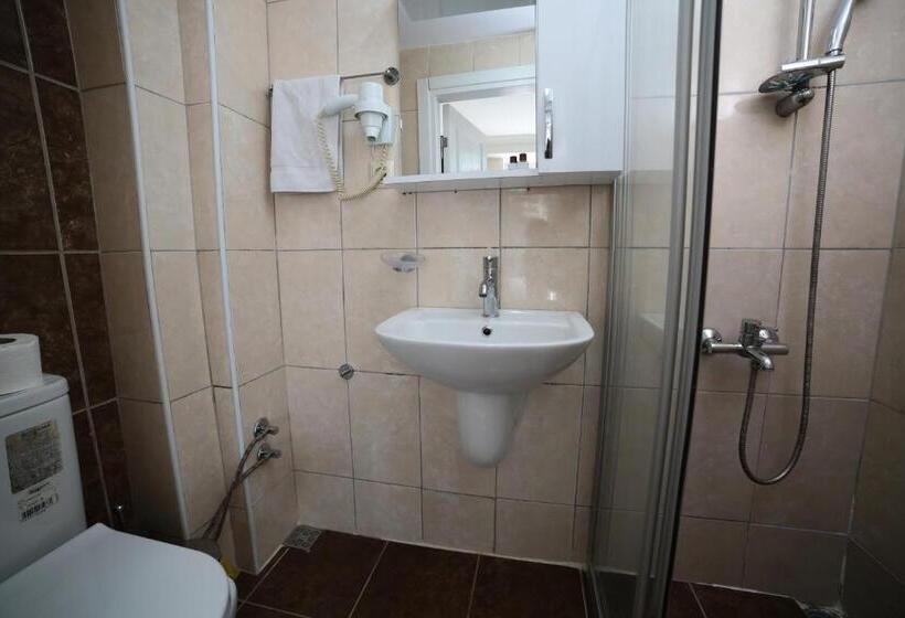 ホテル Taksim Trust