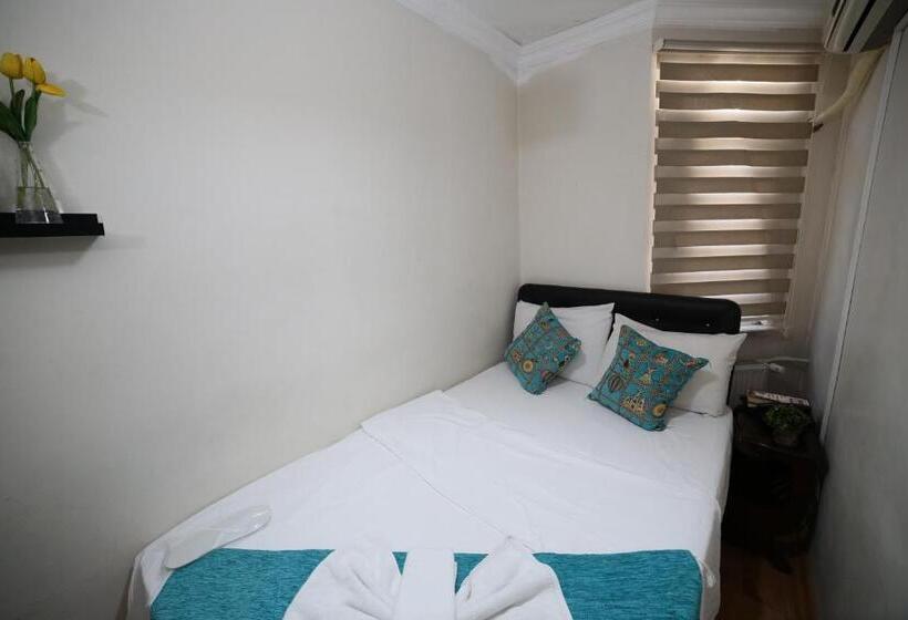 ホテル Taksim Trust